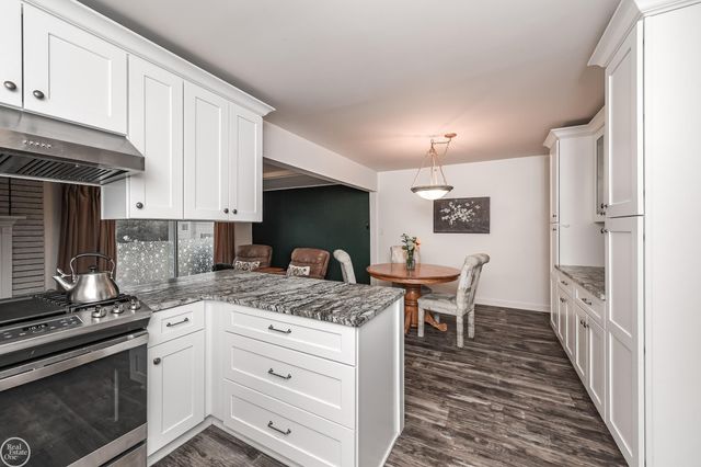 11115 Canterbury Drive, Sterling Heights, MI 48312