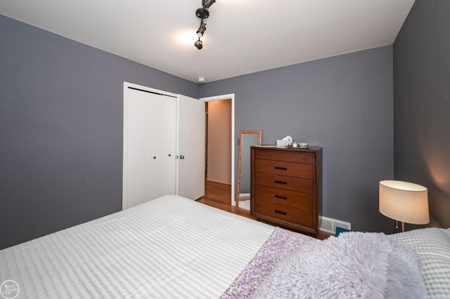 11115 Canterbury Drive, Sterling Heights, MI 48312