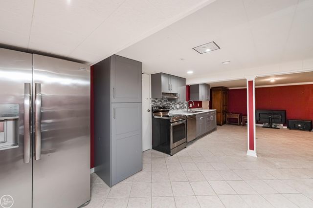 11115 Canterbury Drive, Sterling Heights, MI 48312