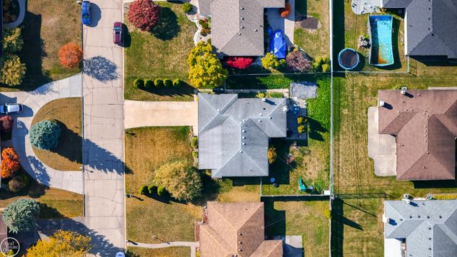 11115 Canterbury Drive, Sterling Heights, MI 48312