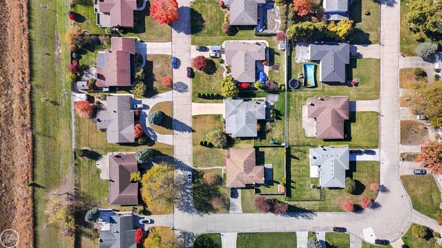 11115 Canterbury Drive, Sterling Heights, MI 48312