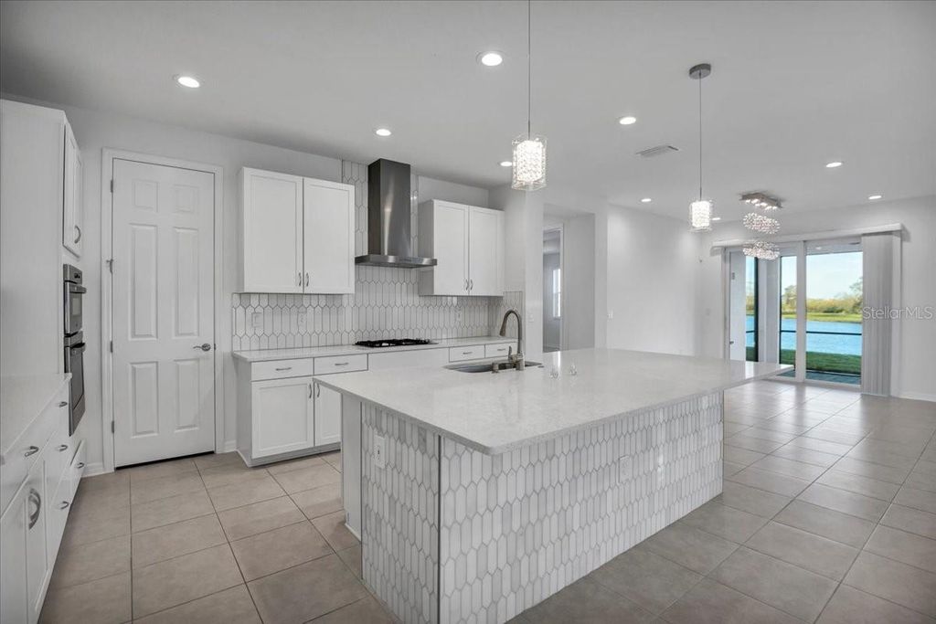 Image 15 of property listing at 17703 SAVORY MIST CIRCLE, Bradenton, FL 34211