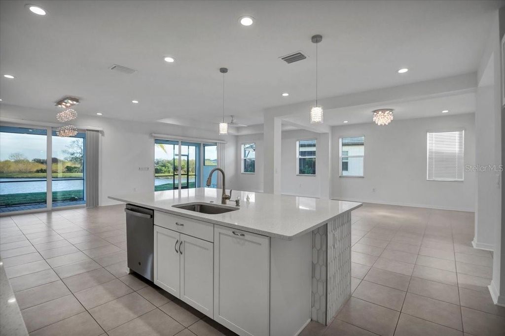 Image 16 of property listing at 17703 SAVORY MIST CIRCLE, Bradenton, FL 34211