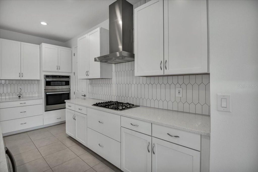 Image 18 of property listing at 17703 SAVORY MIST CIRCLE, Bradenton, FL 34211