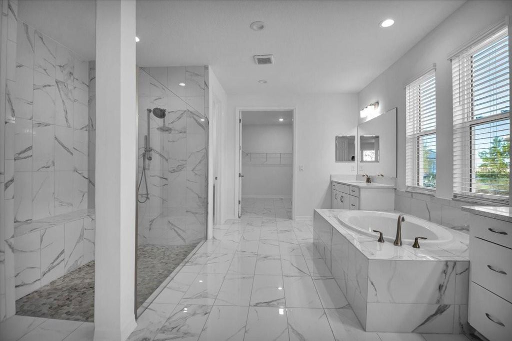 Image 34 of property listing at 17703 SAVORY MIST CIRCLE, Bradenton, FL 34211