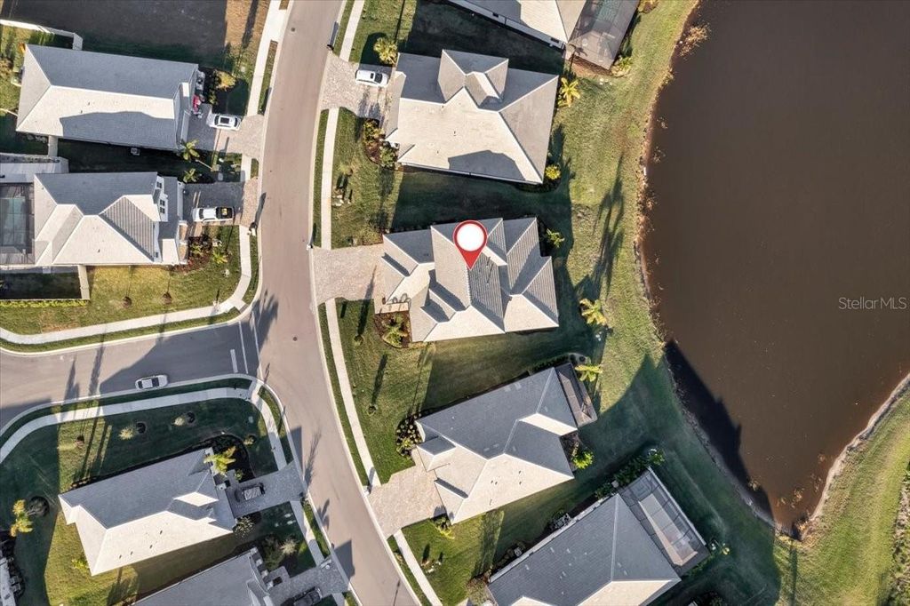 Image 7 of property listing at 17703 SAVORY MIST CIRCLE, Bradenton, FL 34211