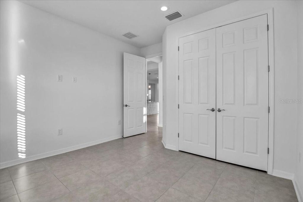 Image 10 of property listing at 17703 SAVORY MIST CIRCLE, Bradenton, FL 34211