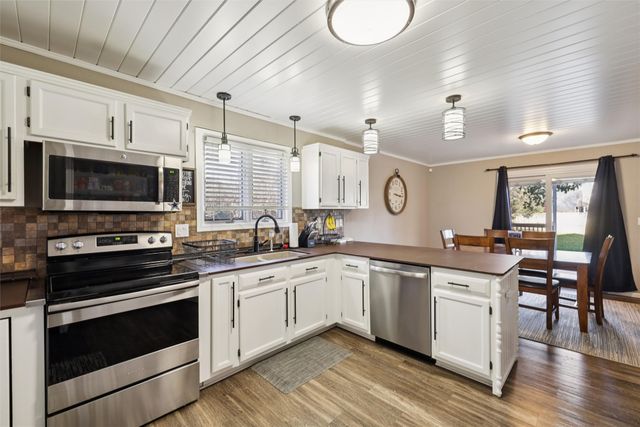 729 11th Street SE, Altoona, IA 50009