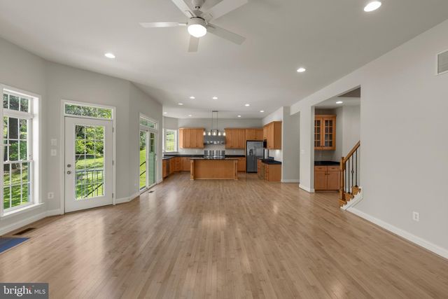 9724 CENTENNIAL MEADOWS LN, Ellicott City, MD 21042