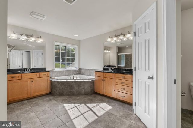 9724 CENTENNIAL MEADOWS LN, Ellicott City, MD 21042