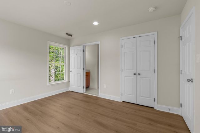 9724 CENTENNIAL MEADOWS LN, Ellicott City, MD 21042