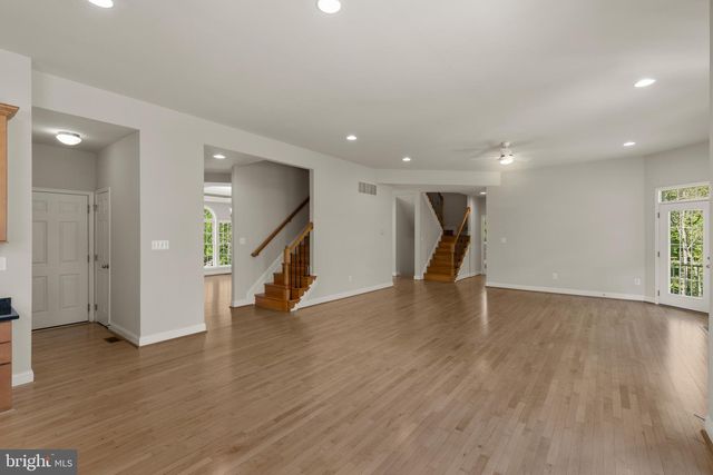 9724 CENTENNIAL MEADOWS LN, Ellicott City, MD 21042