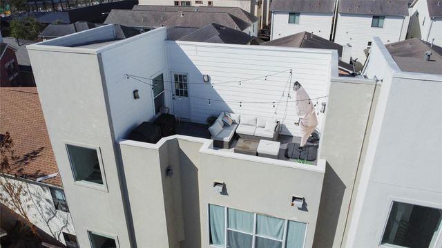 5715 Larkin Street D, Houston, TX 77007