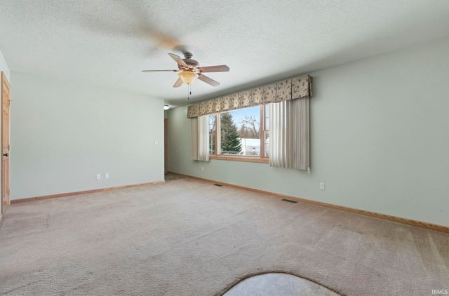 2653 Reed Road, Fort Wayne, IN 46815