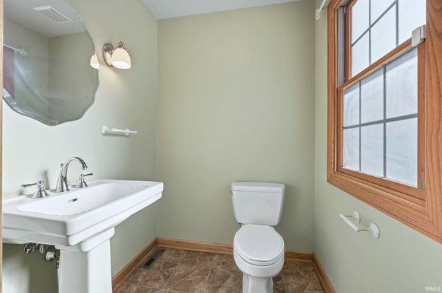 2653 Reed Road, Fort Wayne, IN 46815