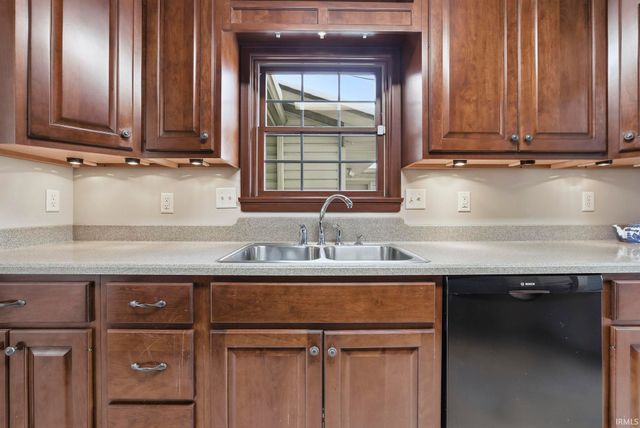 2653 Reed Road, Fort Wayne, IN 46815