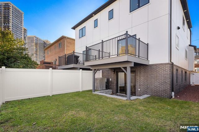 227 Wayne Avenue 227A, Cliffside Park, NJ 07010