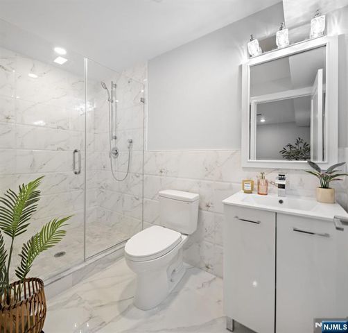 227 Wayne Avenue 227A, Cliffside Park, NJ 07010