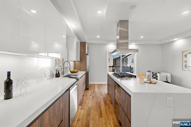 227 Wayne Avenue 227A, Cliffside Park, NJ 07010