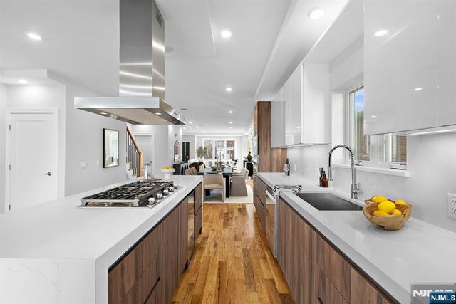 227 Wayne Avenue 227A, Cliffside Park, NJ 07010