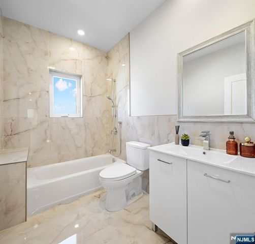 227 Wayne Avenue 227A, Cliffside Park, NJ 07010