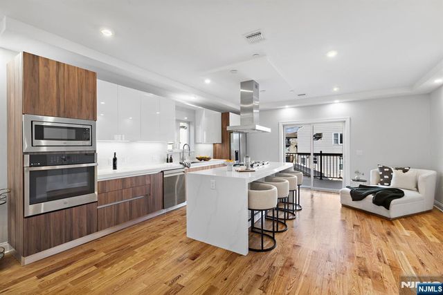 227 Wayne Avenue 227A, Cliffside Park, NJ 07010