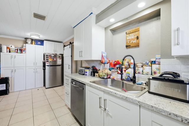 1111 51ST AVENUE W, Bradenton, FL 34207