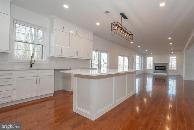 2627 COUNTY LINE RD, Chalfont, PA 18914