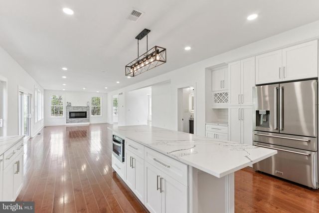 2627 COUNTY LINE RD, Chalfont, PA 18914