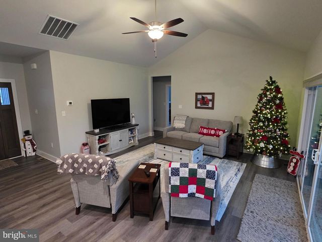 120 MOONSTONE DR, Kearneysville, WV 25430