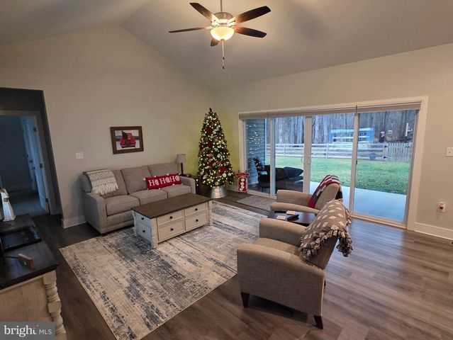 120 MOONSTONE DR, Kearneysville, WV 25430