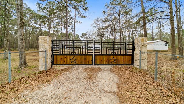 7735 N Walker Road, Cleveland, TX 77328