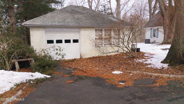94 Topanemus Lane, Freehold, NJ 07728