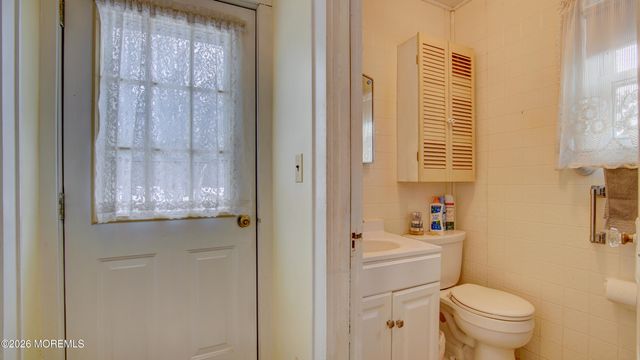 94 Topanemus Lane, Freehold, NJ 07728