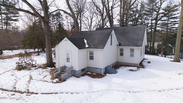 94 Topanemus Lane, Freehold, NJ 07728