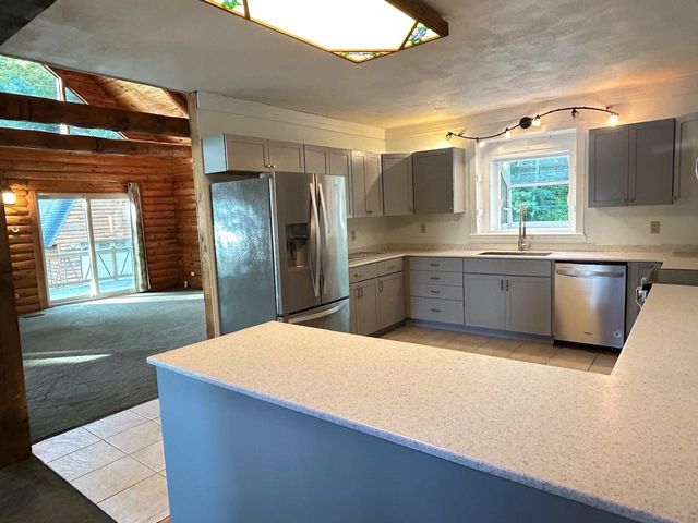17 Casey Road, Kingston, NH 03848