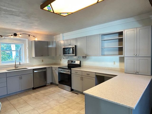 17 Casey Road, Kingston, NH 03848