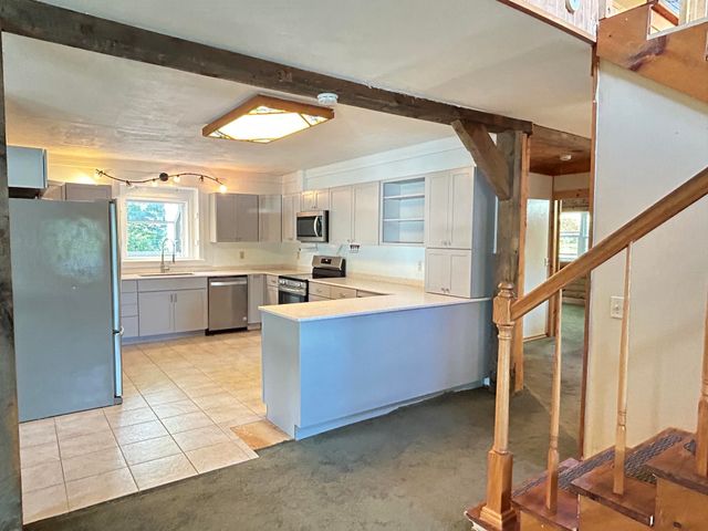 17 Casey Road, Kingston, NH 03848