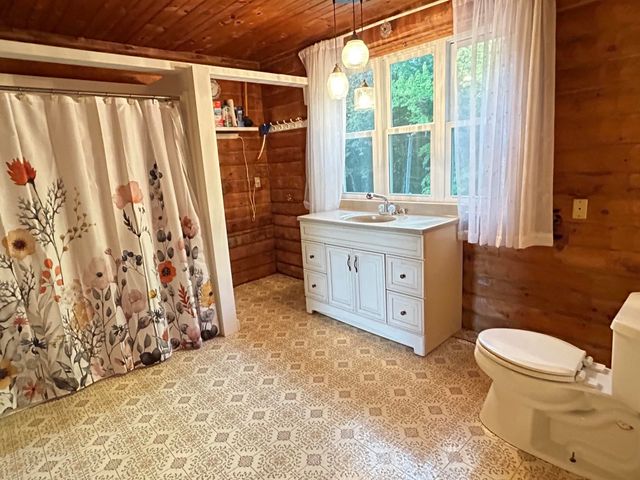 17 Casey Road, Kingston, NH 03848