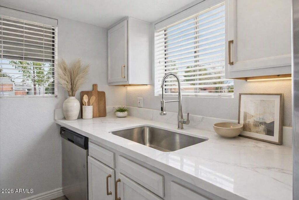 850 S RIVER Drive 2041, Tempe, AZ 85281 — photo 5