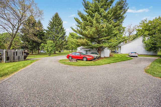 213 Reading Avenue, Jonesville, MI 49250