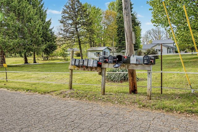 213 Reading Avenue, Jonesville, MI 49250