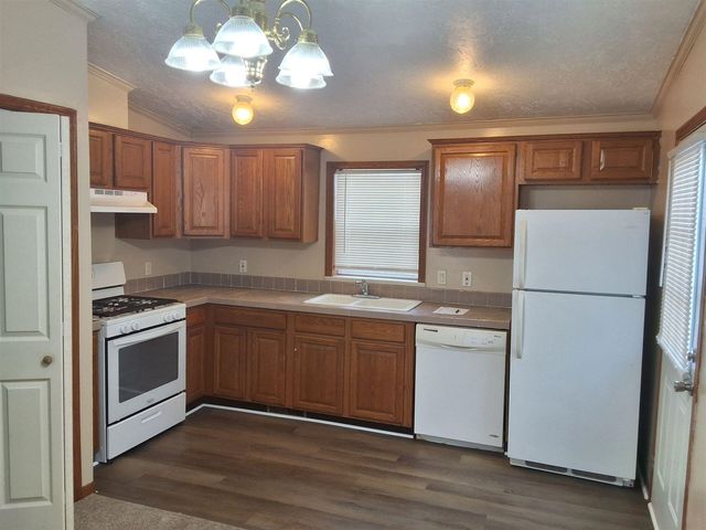 213 Reading Avenue, Jonesville, MI 49250