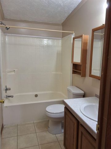 213 Reading Avenue, Jonesville, MI 49250