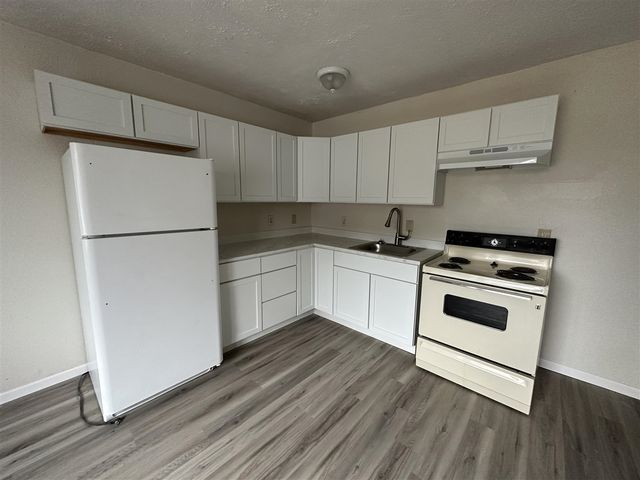 213 Reading Avenue, Jonesville, MI 49250
