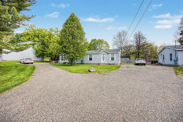 213 Reading Avenue, Jonesville, MI 49250