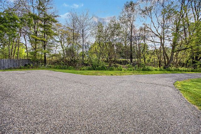 213 Reading Avenue, Jonesville, MI 49250