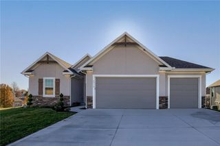 2373 NE Colonnade Avenue, Blue Springs, MO 64029