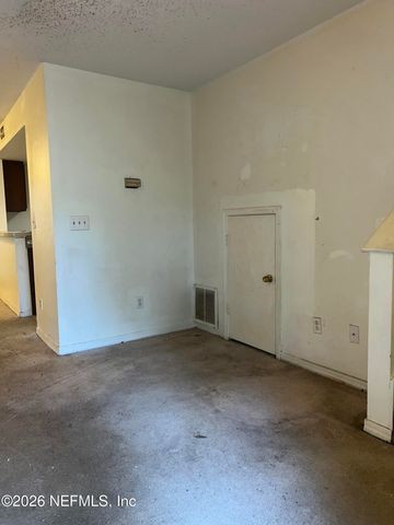 7626 MELISSA Court N, Jacksonville, FL 32210