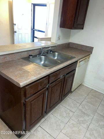 7626 MELISSA Court N, Jacksonville, FL 32210